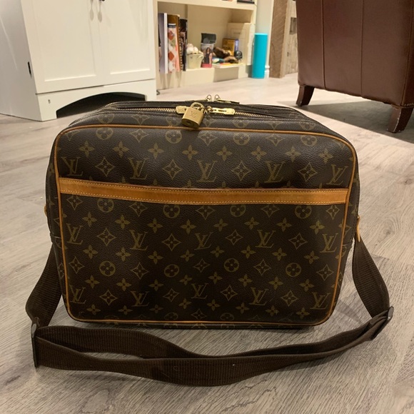 ❤️SOLD❤️ Louis Vuitton Reporter GM Monogram - Picture 1 of 16